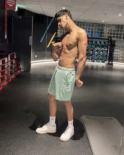 Patrick photo 9, latino, average, brunette, 175 cm, 65 kg, Hong Kong