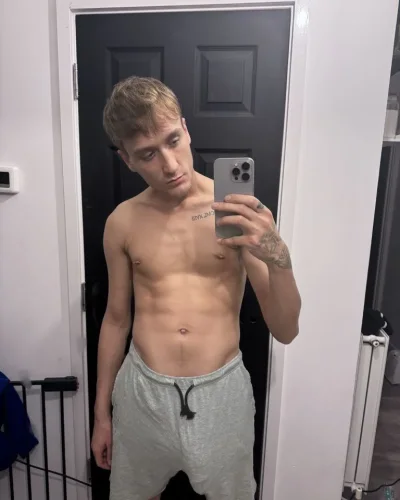 Mason photo 2, european, slim, brunette, 185 cm, 56 kg, Hong Kong