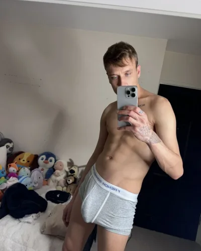 Mason photo 4, european, slim, brunette, 185 cm, 56 kg, Hong Kong