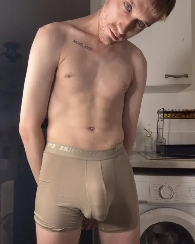 Mason photo 6, european, slim, brunette, 185 cm, 56 kg, Hong Kong