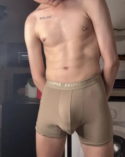 Mason photo 7, european, slim, brunette, 185 cm, 56 kg, Hong Kong