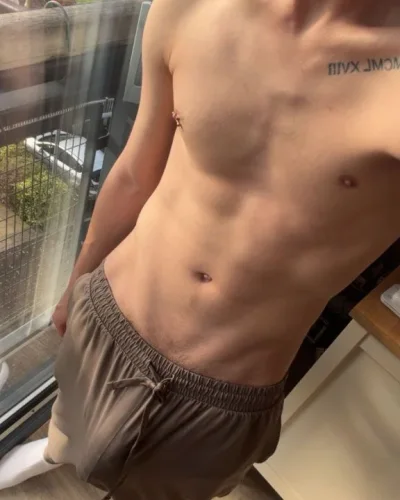 Mason photo 8, european, slim, brunette, 185 cm, 56 kg, Hong Kong