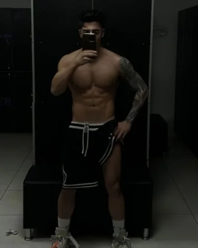 Zedy photo 10, latino, average, black hair, 183 cm, 74 kg, Hong Kong