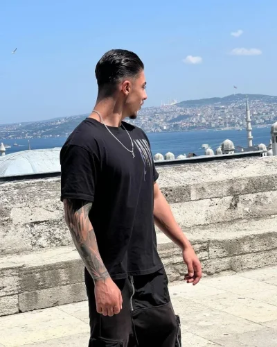 Zedy photo 4, latino, average, black hair, 183 cm, 74 kg, Hong Kong