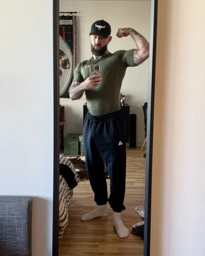 Troy photo 6, slavic, curvy, brunette, 185 cm, 93 kg, Hong Kong