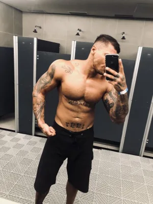 Tomas photo 1, latino, curvy, brunette, 180 cm, 95 kg, Hong Kong