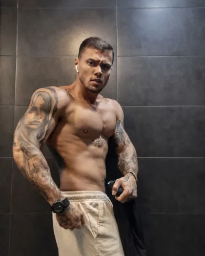 Tomas photo 10, latino, curvy, brunette, 180 cm, 95 kg, Hong Kong