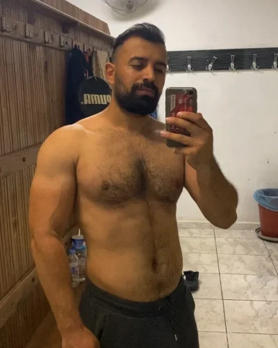 Ferhat photo 2, latino, curvy, black hair, 178 cm, 81 kg, Hong Kong
