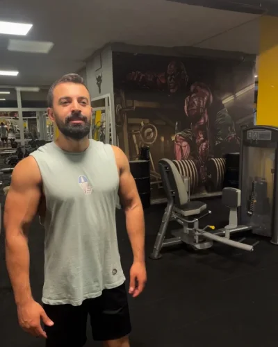 Ferhat photo 4, latino, curvy, black hair, 178 cm, 81 kg, Hong Kong