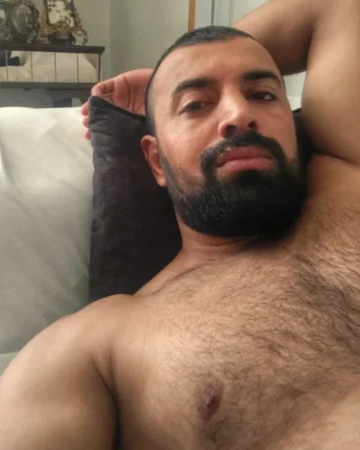 Ferhat photo 6, latino, curvy, black hair, 178 cm, 81 kg, Hong Kong