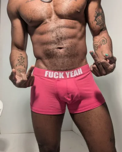 Vance photo 8, mixed, curvy, black hair, 188 cm, 100 kg, Hong Kong