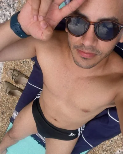 Petit photo 5, latino, athletic, black hair, 160 cm, 61 kg, Hong Kong