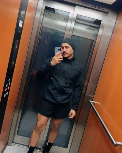 Petit photo 7, latino, athletic, black hair, 160 cm, 61 kg, Hong Kong