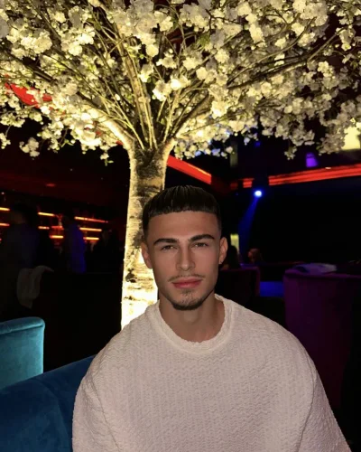 Alaric photo 3, european, average, brunette, 173 cm, 58 kg, Hong Kong