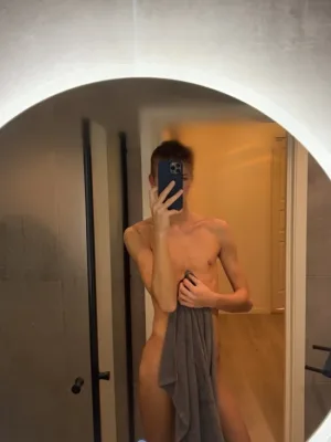 Paul photo 1, european, slim, blonde hair, 188 cm, 58 kg, Hong Kong