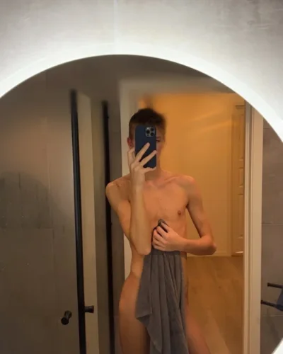 Paul photo 1, european, slim, blonde hair, 188 cm, 58 kg, Hong Kong