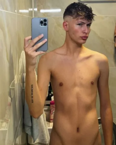 Paul photo 4, european, slim, blonde hair, 188 cm, 58 kg, Hong Kong