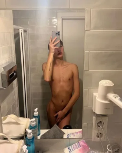 Paul photo 6, european, slim, blonde hair, 188 cm, 58 kg, Hong Kong
