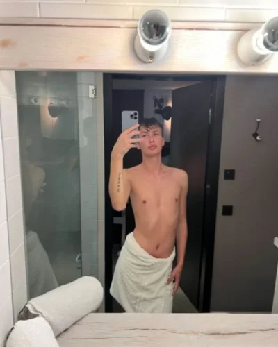 Paul photo 7, european, slim, blonde hair, 188 cm, 58 kg, Hong Kong