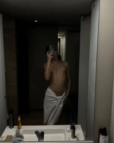 Paul photo 8, european, slim, blonde hair, 188 cm, 58 kg, Hong Kong