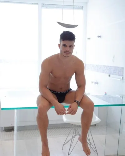 Vitinho photo 9, latino, athletic, black hair, 173 cm, 70 kg, Hong Kong