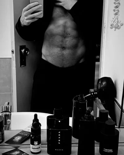 Matteo photo 10, european, athletic, black hair, 180 cm, 79 kg, Hong Kong