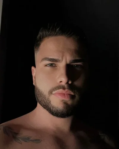 Matteo photo 22, european, athletic, black hair, 180 cm, 79 kg, Hong Kong
